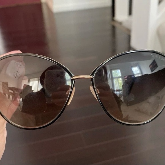 Tom Ford Penelope Sunglasses in Luxe Brown - trending color! 🤎🐻🤎 - Picture 4 of 15